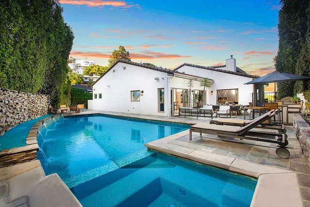 Featured photo from Entertainment Haven