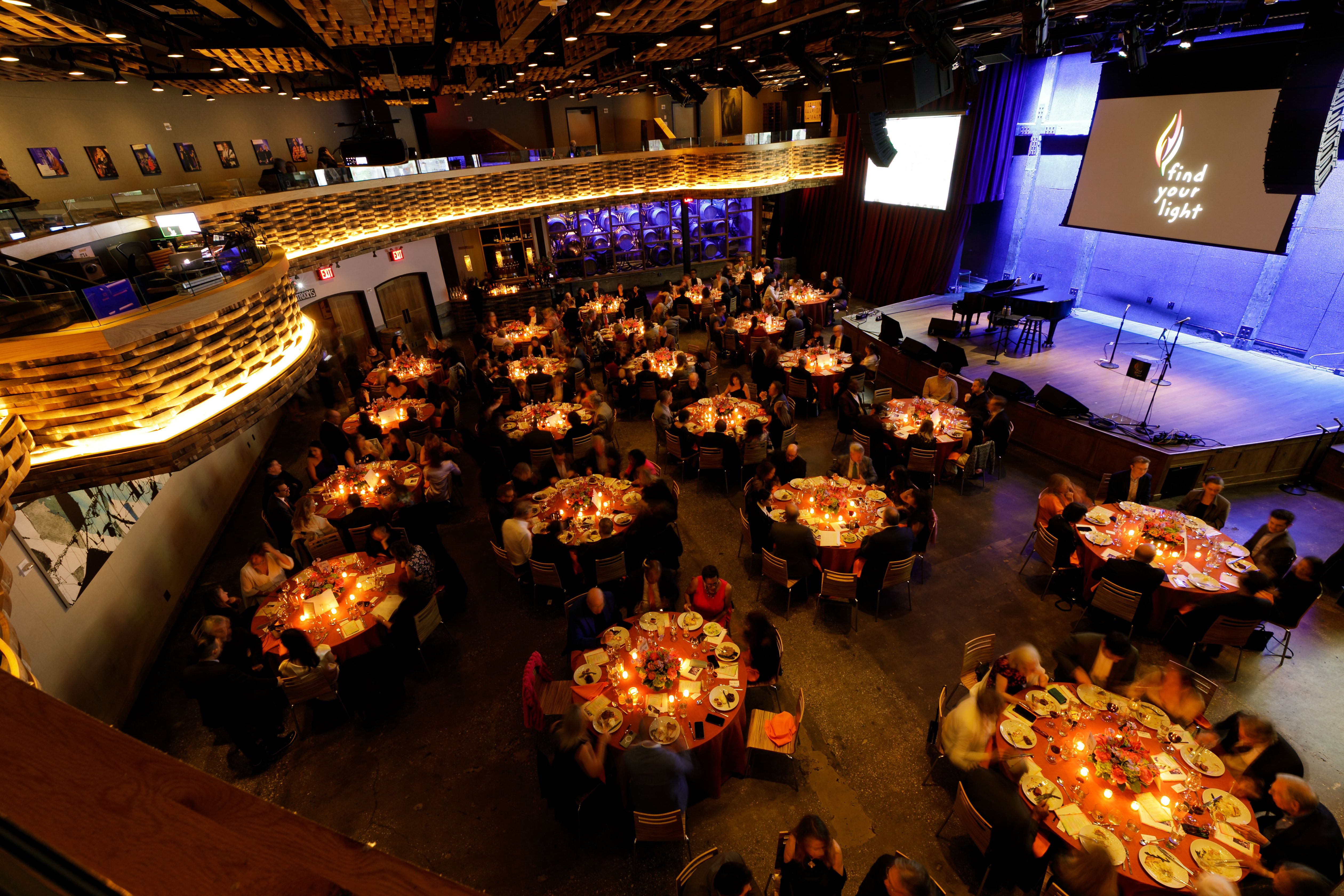 ソワーニュ フューチャーステージ Main Venue | City Winery NYC - Pier 57 | PartySlate