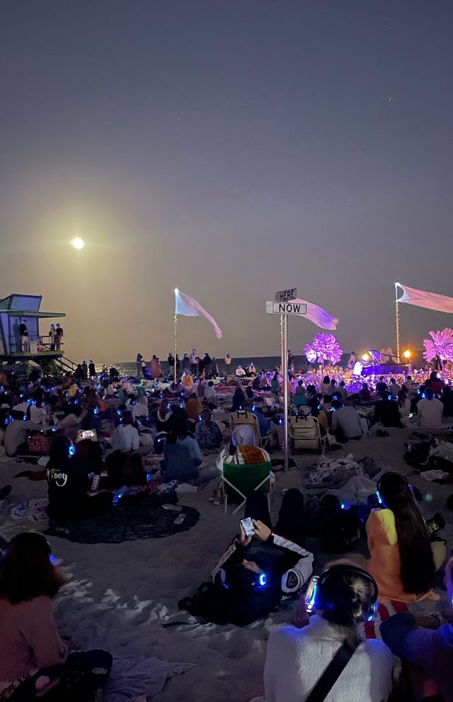 Featured photo from Pianist concert meditation silent