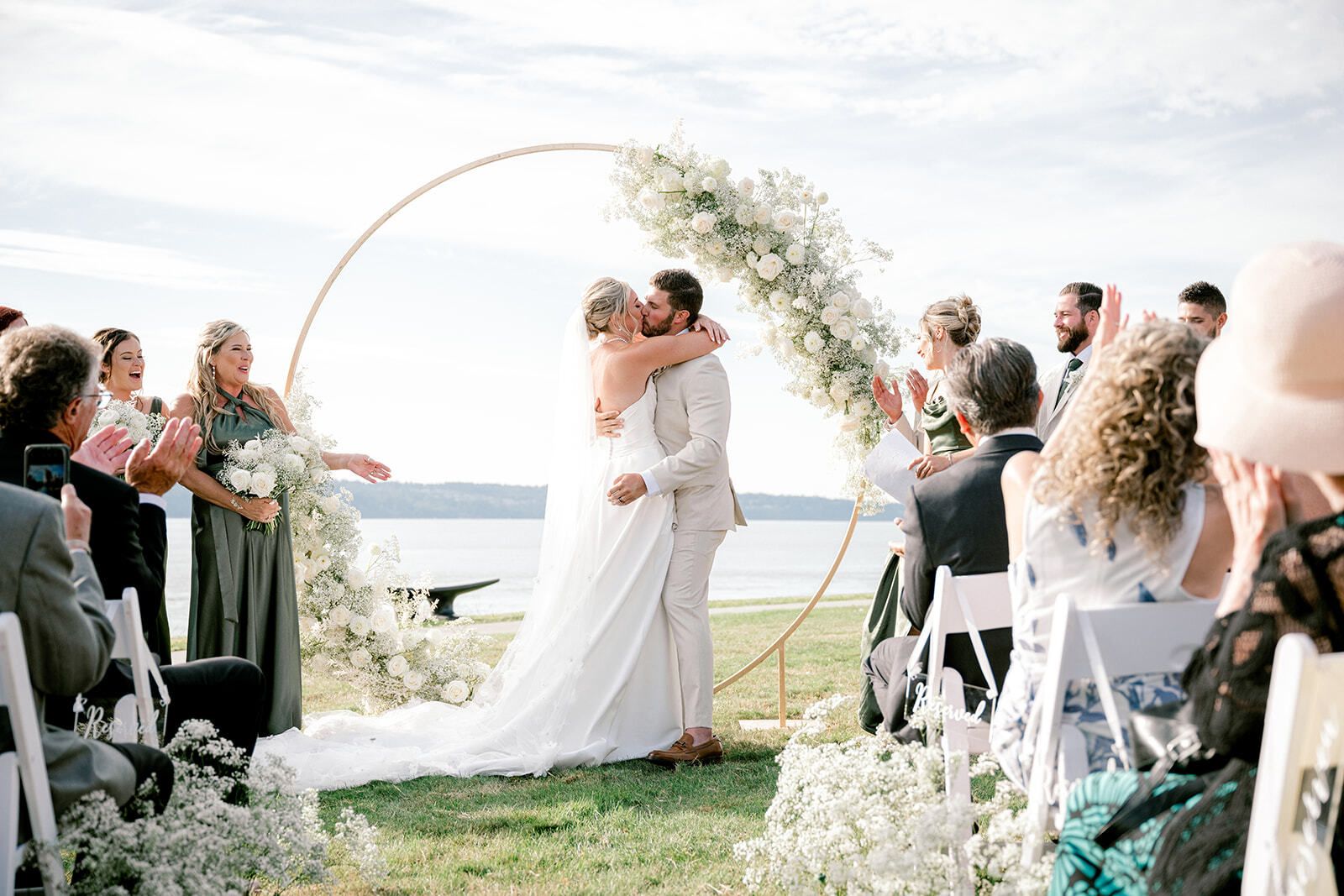 Everything You Need To Know About This Charming Wedding at The Tacoma Yacht  Club | The Bubbly Soiree | PartySlate