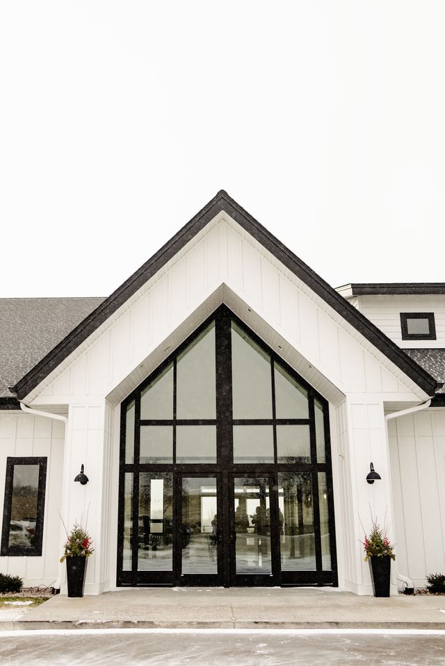 Featured photo from Mariah & Alex's Wedding - Woodhaven