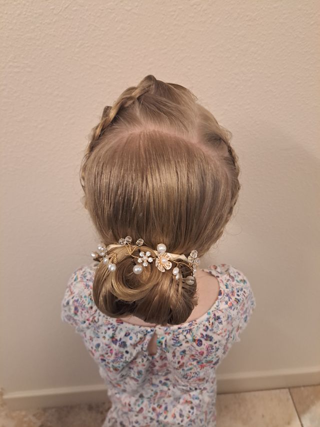 Featured photo from Get Very Gorgeous Hairstyles