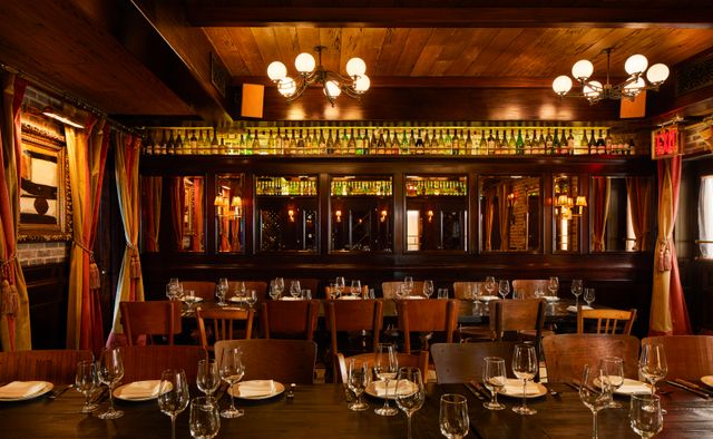 Featured photo from Cave á Vin