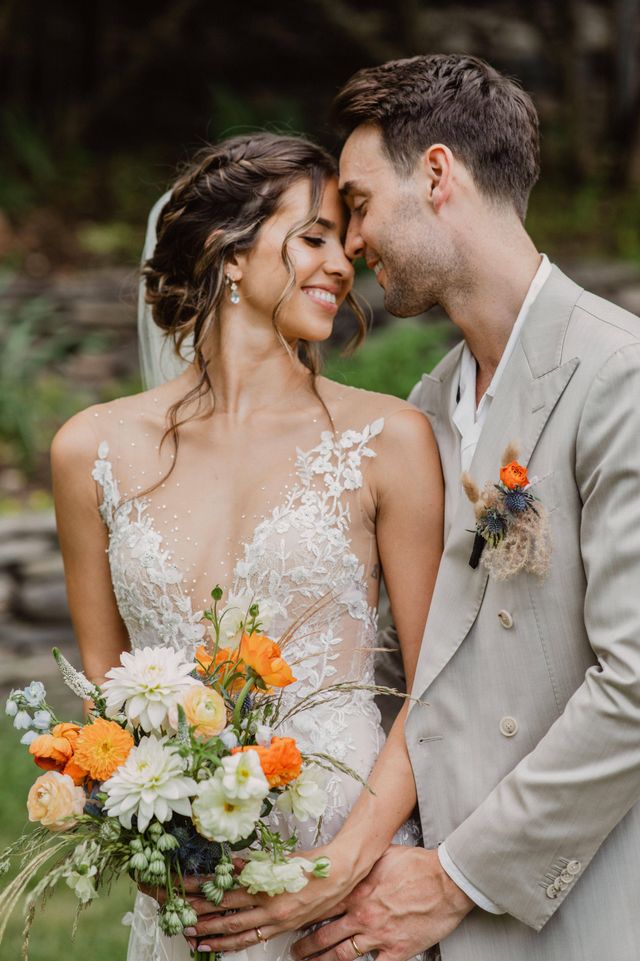 Featured photo from Colorful Summer Wedding