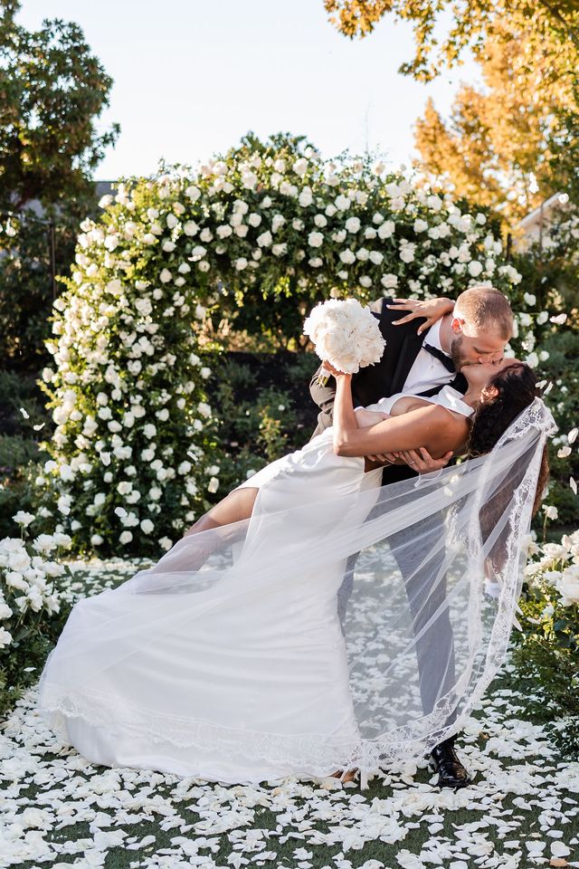 Featured photo from Witness Wedding Bliss as a Former Bachelorette Celebrates Her Romantic Nuptials at Solage, Auberge Resorts Collection