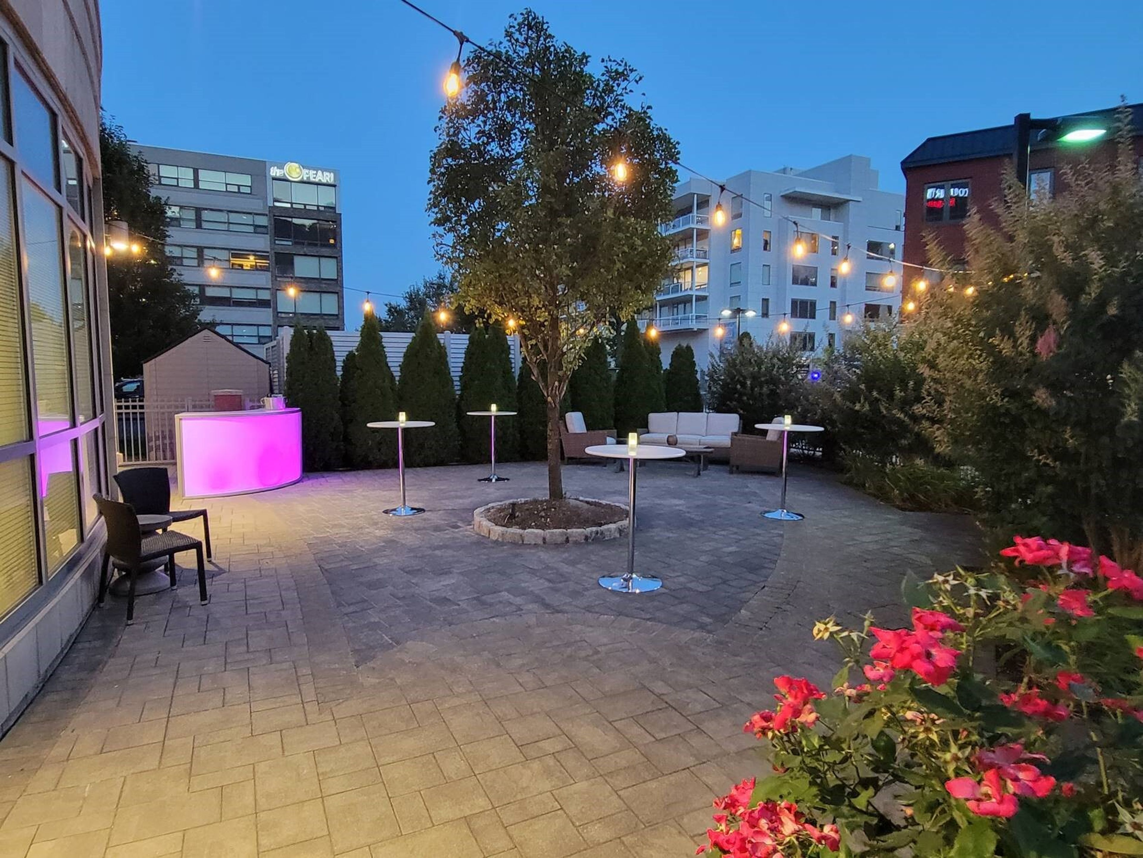 Courtyard, an event space at Courtyard by Marriott Edgewater NYC Area