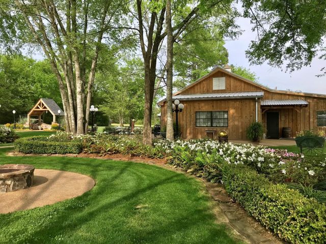 Featured photo from Cedar Barn