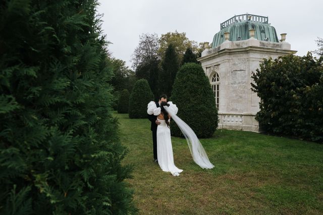Featured photo from Inside This Dreamy Wedding at Castle Hill Inn