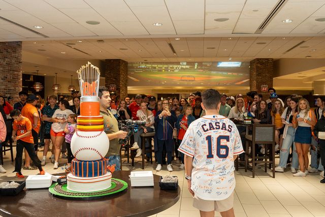 Featured photo from Casas 16th