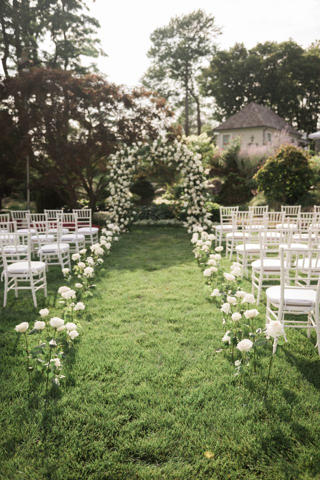 Featured photo from Private Estate - Classy White Lush Garden