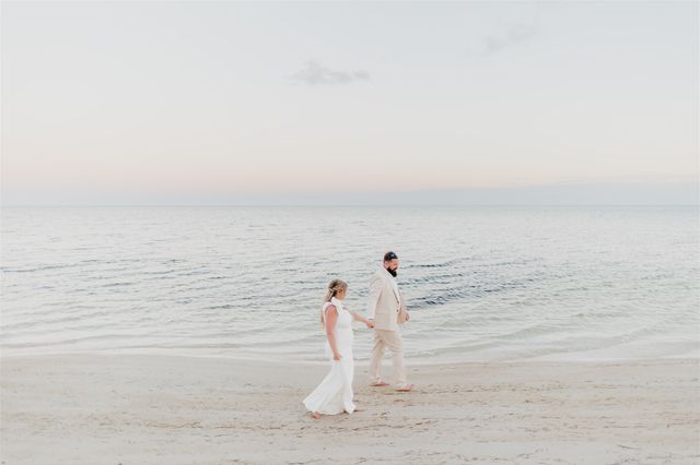 Featured photo from This Dreamy Beachside Wedding at Postcard Inn Beach Resort & Marina Was Meant to Be