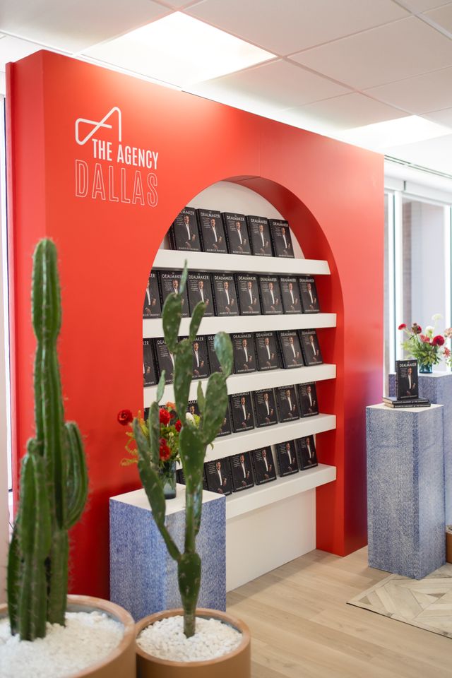 Featured photo from The Agency Mauricio Umansky Book Signing