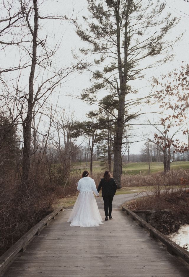 Featured photo from Winter wedding paints a picture of love triumphing over any external challenges, creating a memorable & heartfelt celebration for all