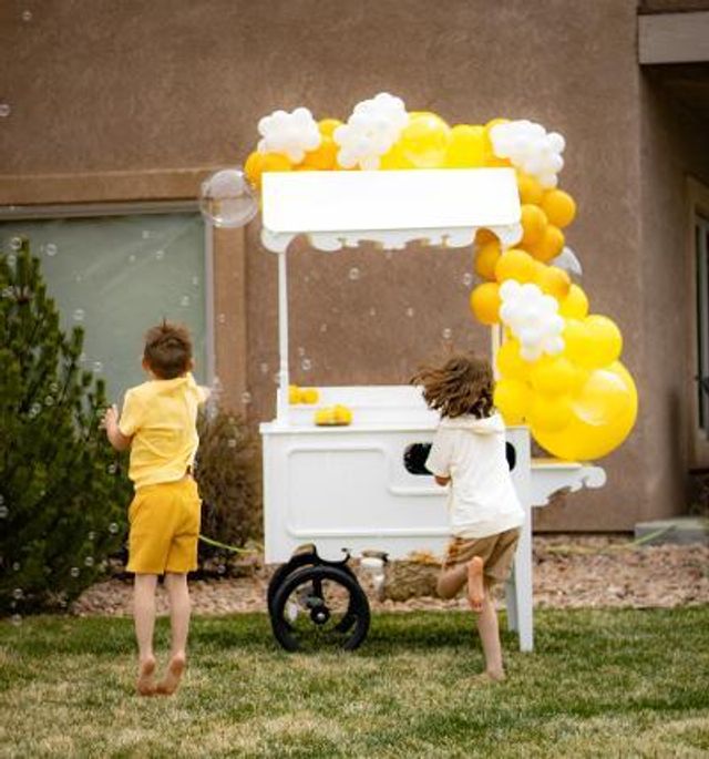 Featured photo from Lemon Squeezy