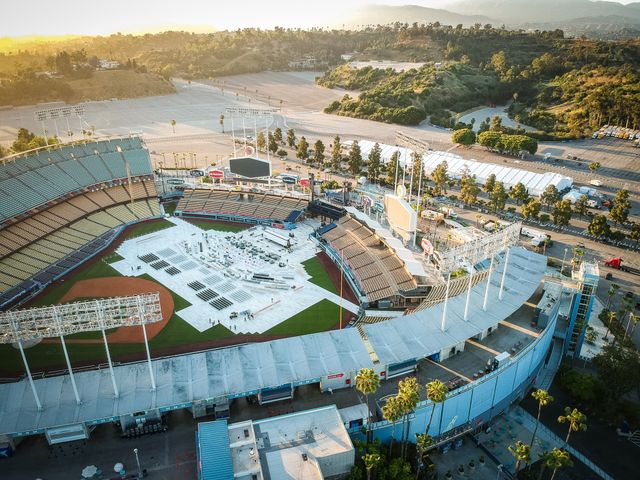 Featured photo from LA Dodgers Foundation Blue Diamond Gala