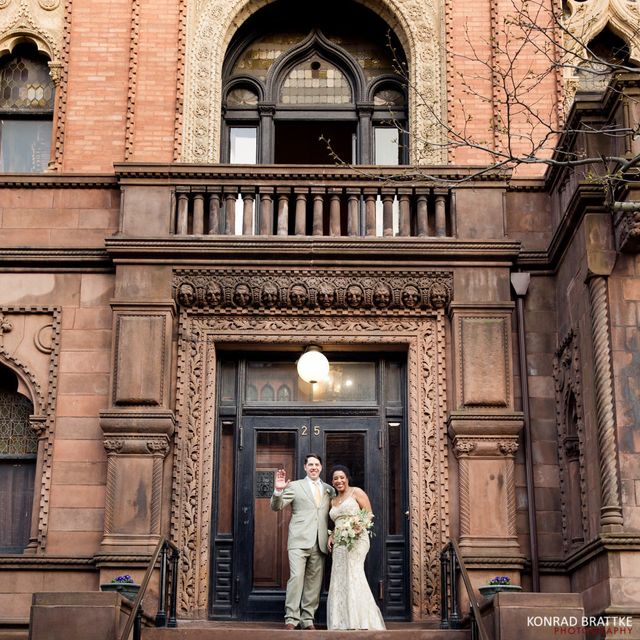 Featured photo from Charming Spring Wedding