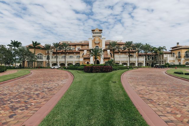 Featured photo from Gaby & Alex