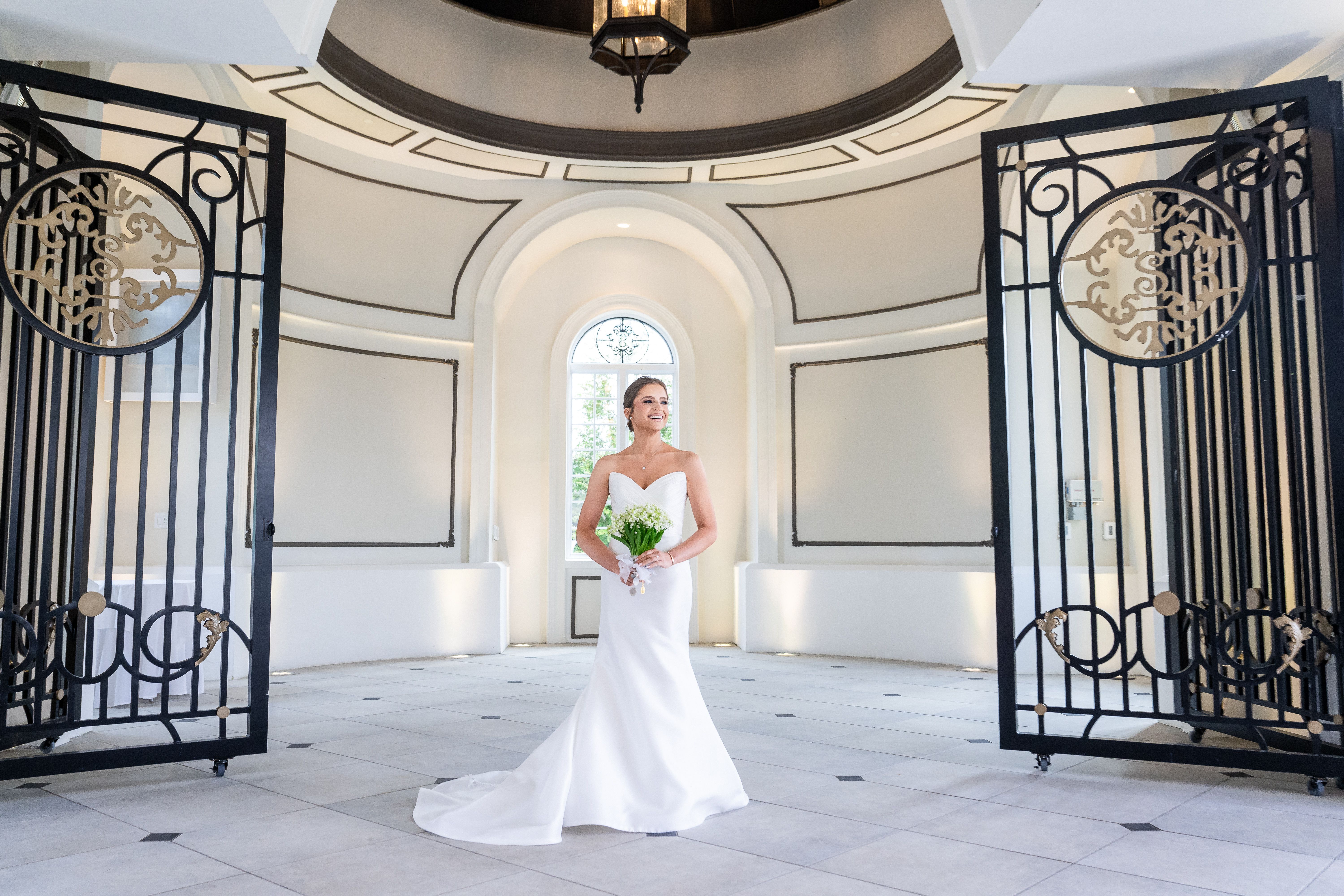 Winter into Spring: This Abundant Wedding at Shadowbrook At Shrewsbury  Swept Us Away | Kraft Events | PartySlate, image size:6000x4000