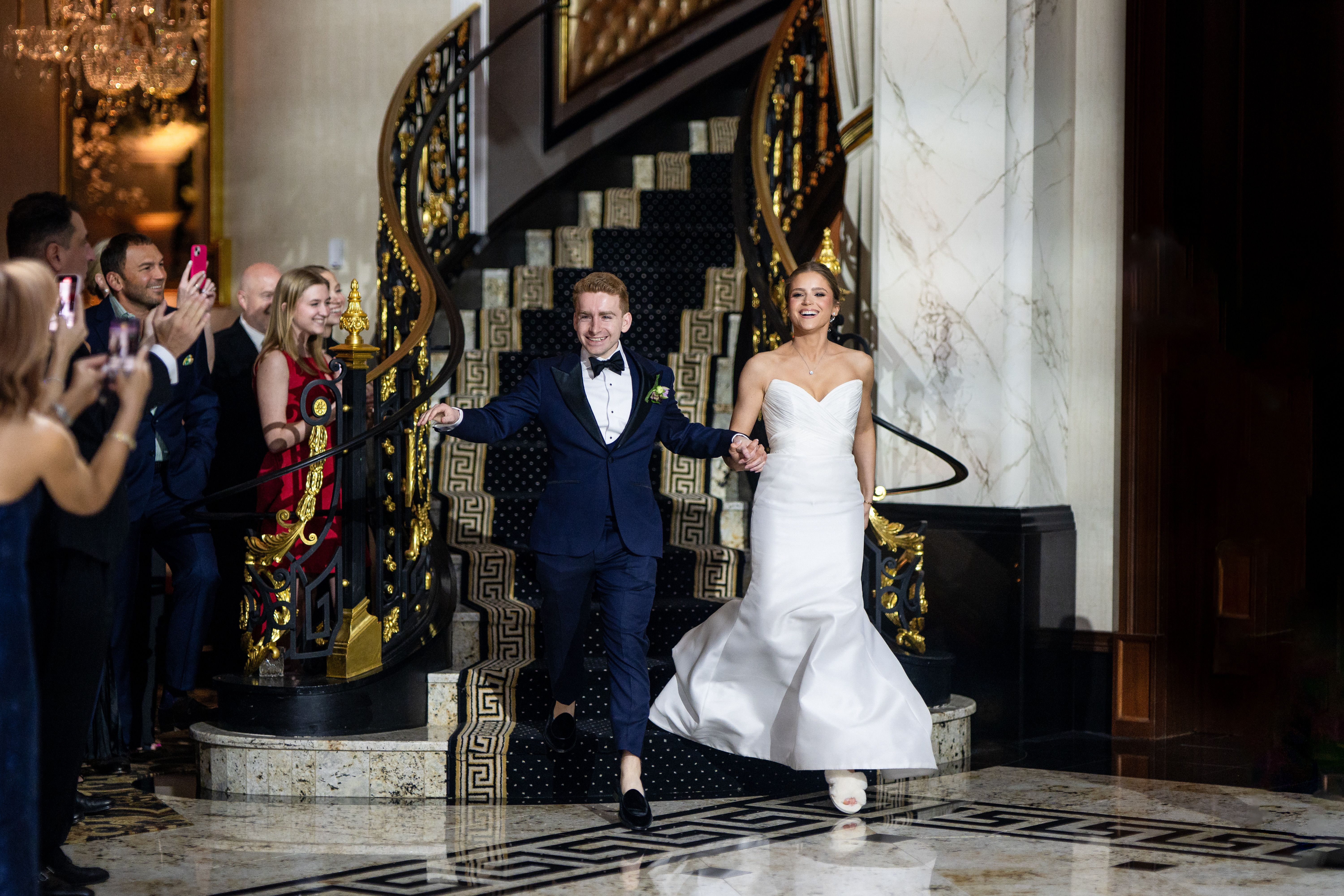 Winter into Spring: This Abundant Wedding at Shadowbrook At Shrewsbury  Swept Us Away | Kraft Events | PartySlate, image size:6000x4000