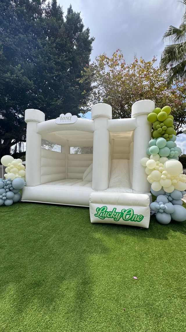 Featured photo from Lucky 1