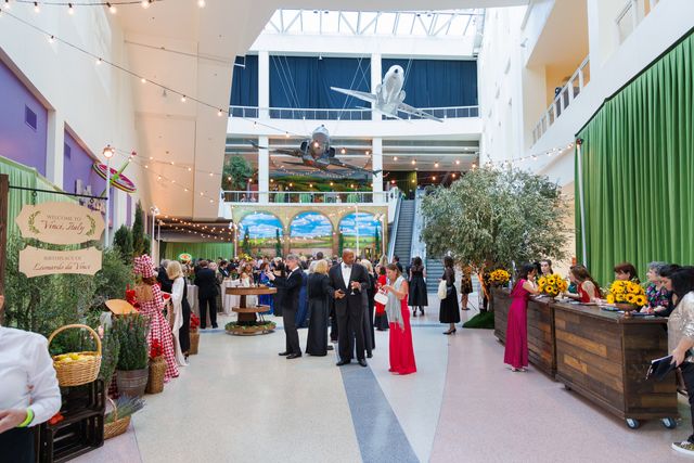 Featured photo from 25th Annual Discovery Ball at the California Science Center Featuring LEONARDO DA VINCI: Inventor. Artist. Dreamer.