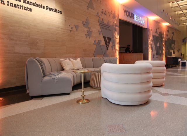 Featured photo from Franklin Institue Wedding Showcase