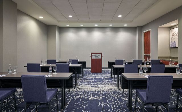 Featured photo from Marina Del Rey Room