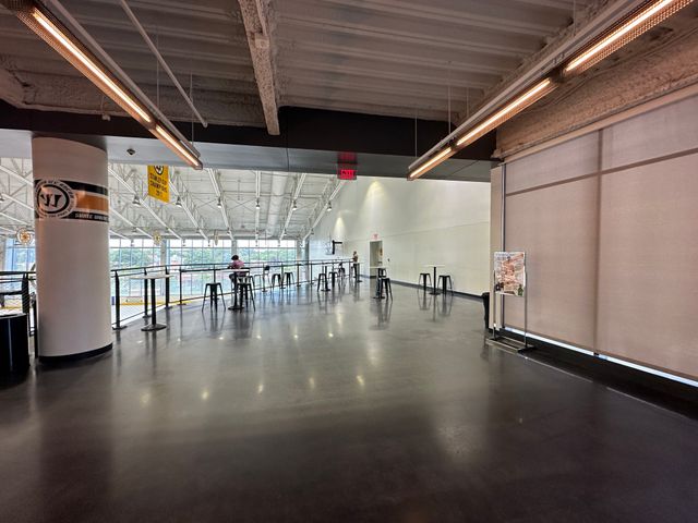 Featured photo from East Concourse