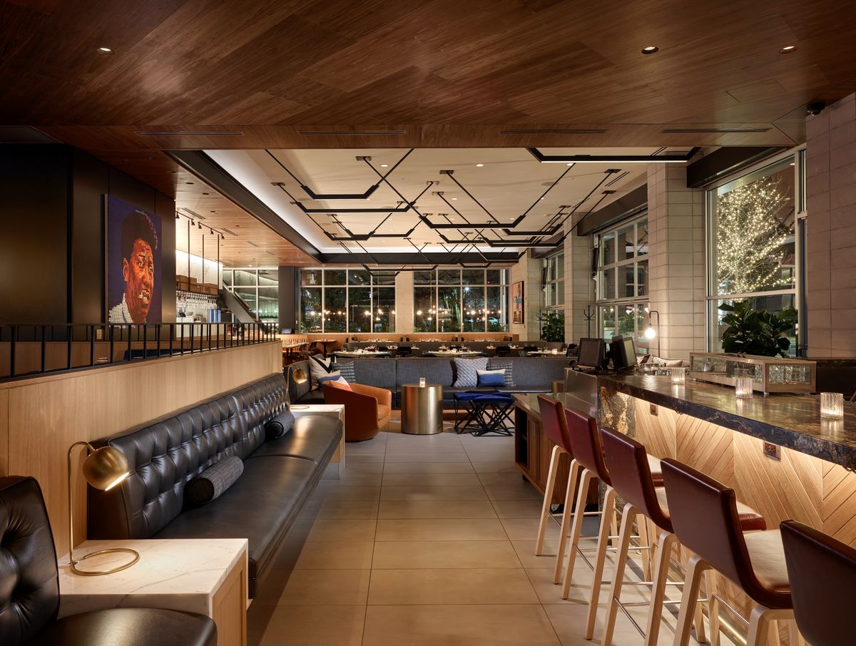 Earls Lincoln Park, photo 5