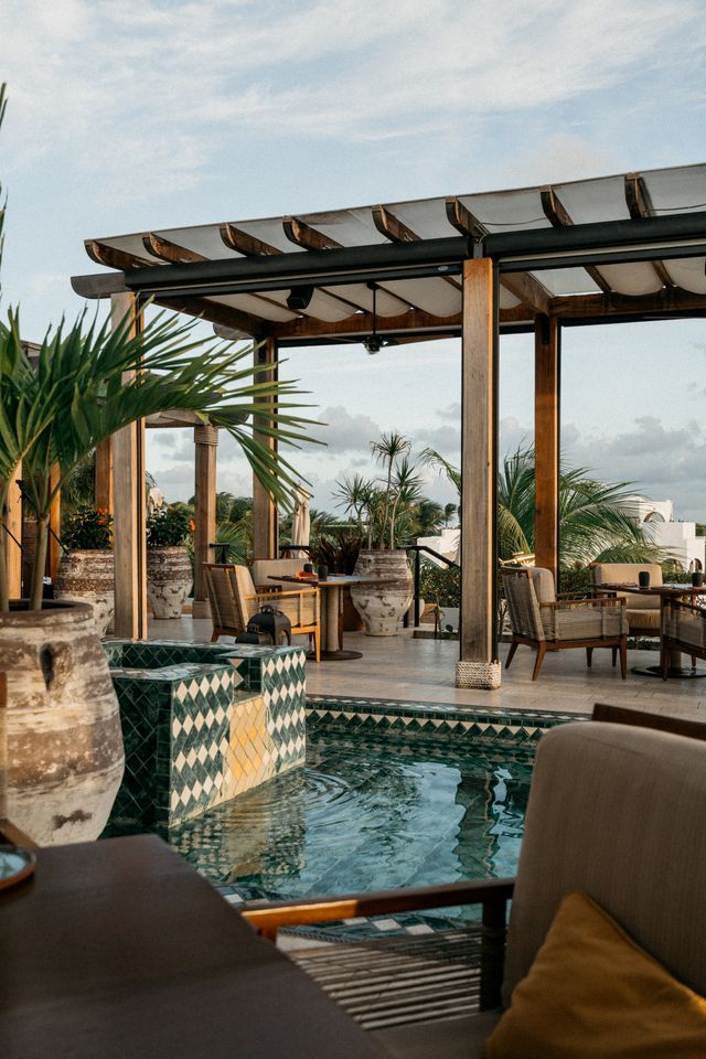 Featured photo from UCHU