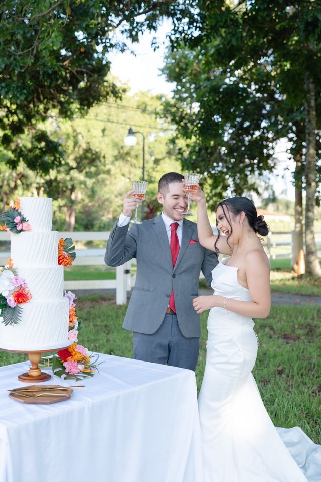 Featured photo from 1960s Palm Springs Styled Shoot