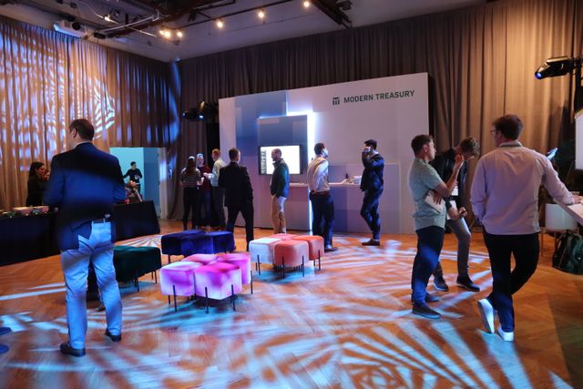 Featured photo from CarreSel