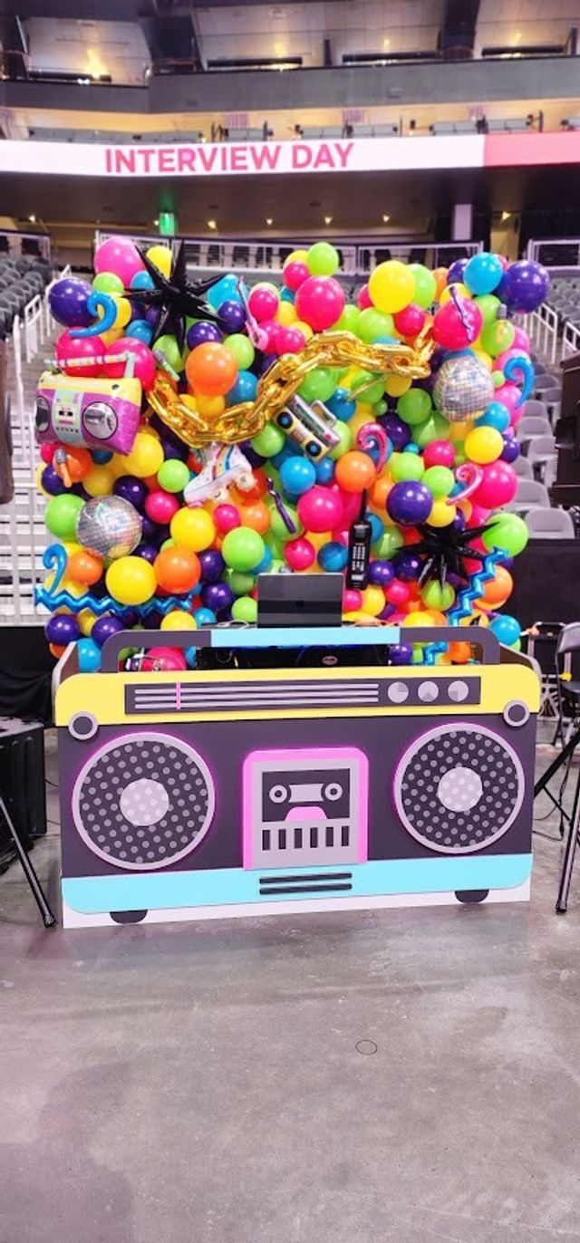 Featured photo from 1 Moe Balloon