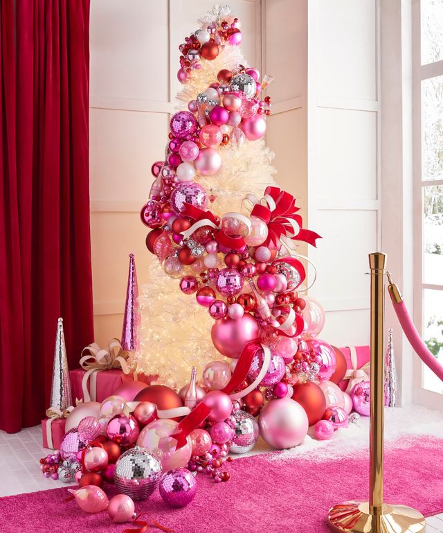 Featured photo from Custom Holiday Decor Rentals