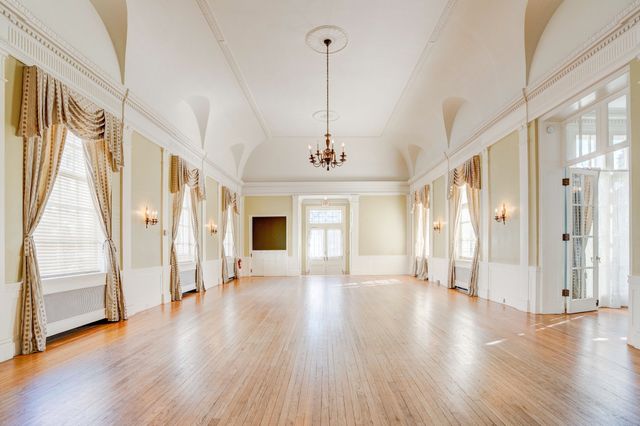 Featured photo from Georgian Tea Room