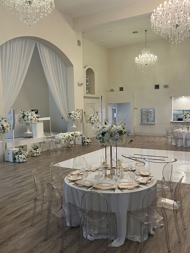 Featured photo from Lindsey & Hunter