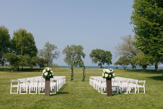 Featured photo from Take a Look at This Classic and Effortless Lakeside Love Story in Chicago