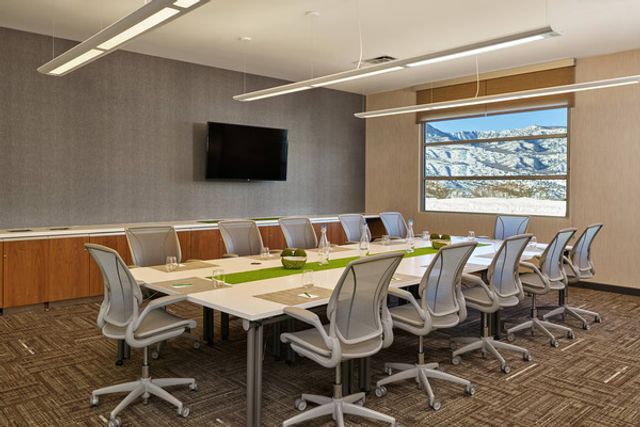 Featured photo from Meeting Room