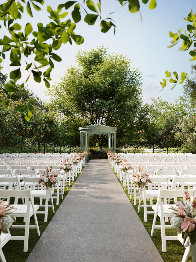 Featured photo from Citrus Grove & Iron Gazebo