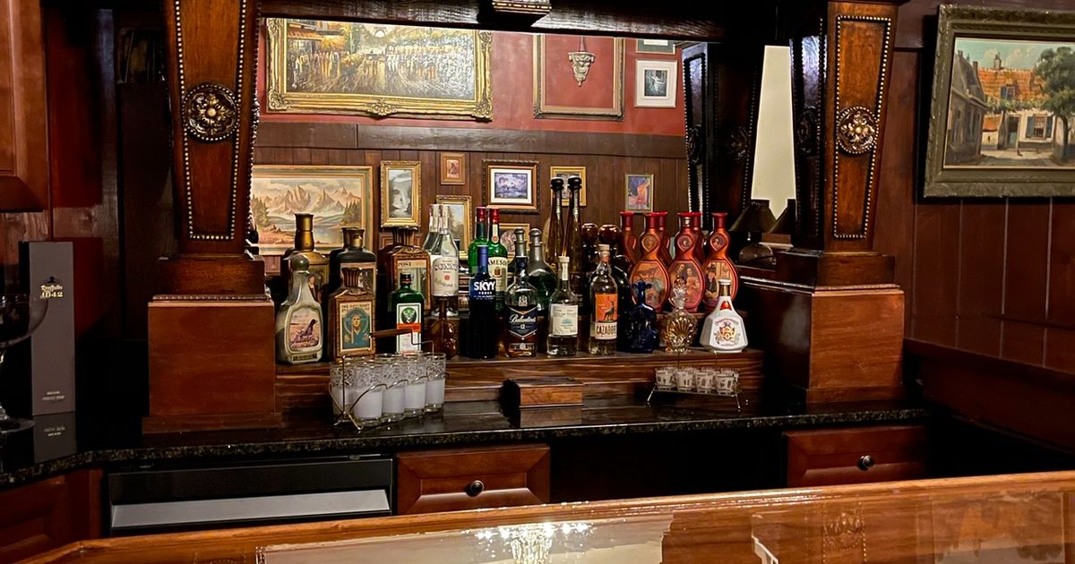 Bar1 photo-2a9b004f-3f61-4561-a0f5-31fb6c93365c.jpeg?tr=w-1200,h-630,fo-fo-auto