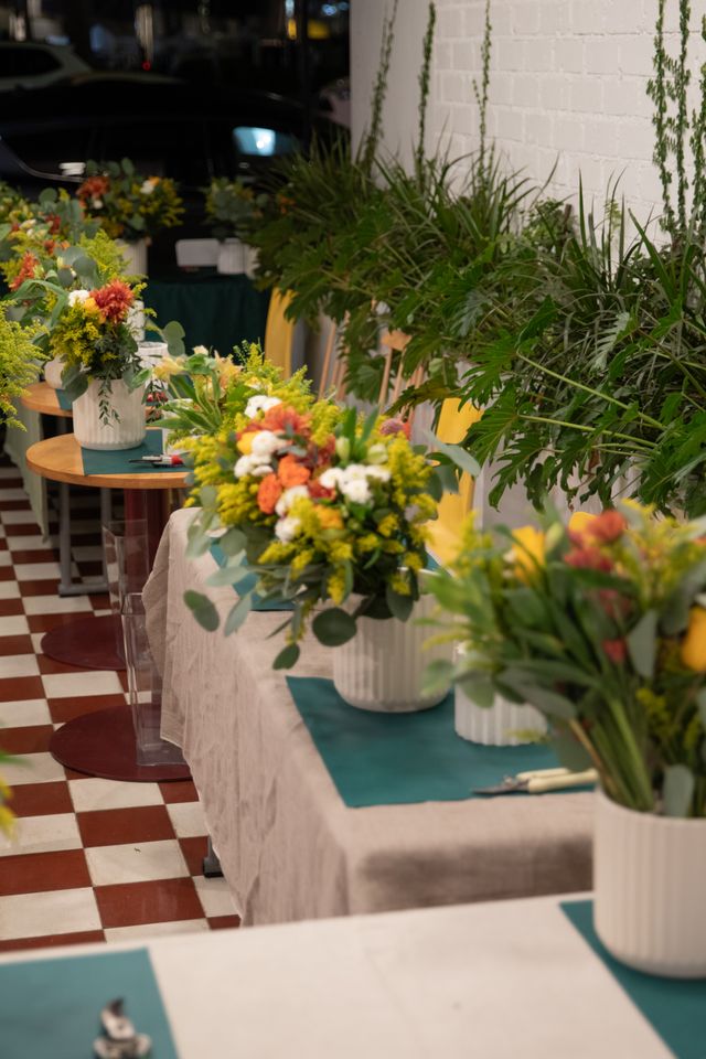 Featured photo from Bouqs Subscriber Arranging Class