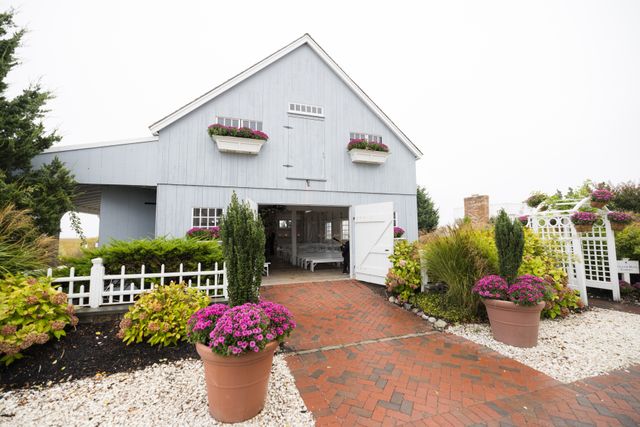 Featured photo from A Charming Coastal Wedding at Bonnet Island Estate
