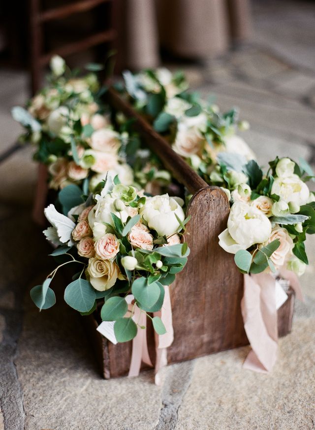 Featured photo from Mallie & Gifford's Chattooga Club Wedding