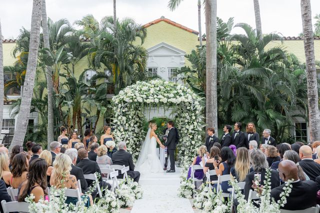Featured photo from This Brazilian Court Hotel Wedding Radiated Beauty