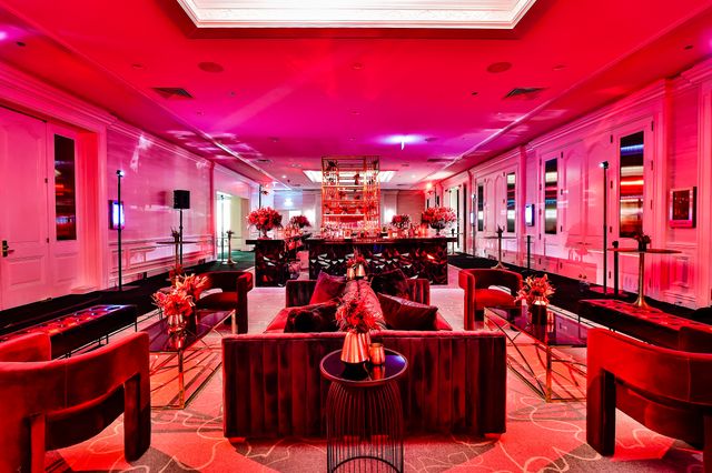 Featured photo from Vintage Glamour Radiated At This 50th Birthday Celebration At The Four Seasons Chicago