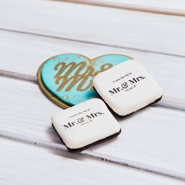 Featured photo from Edible printing on macarons