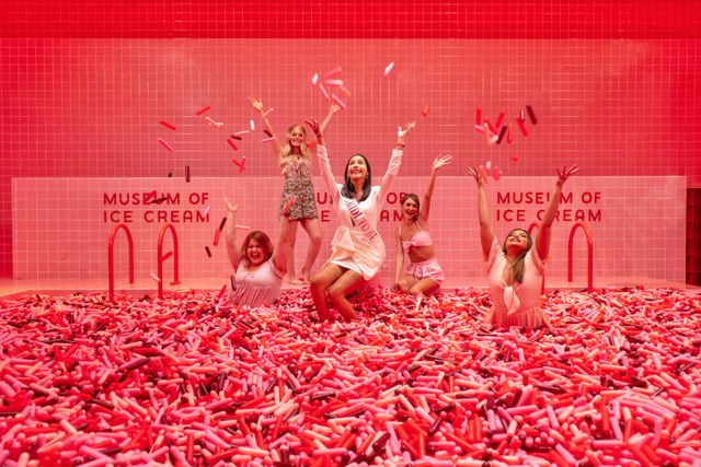 Featured photo from Sprinkle Pool