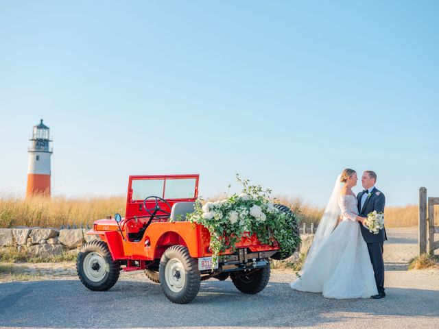 Featured photo from This Magical Wedding Was Full of Love and Lush Florals At Nantucket Whaling Museum
