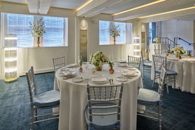 Featured photo from Salon Madeleine