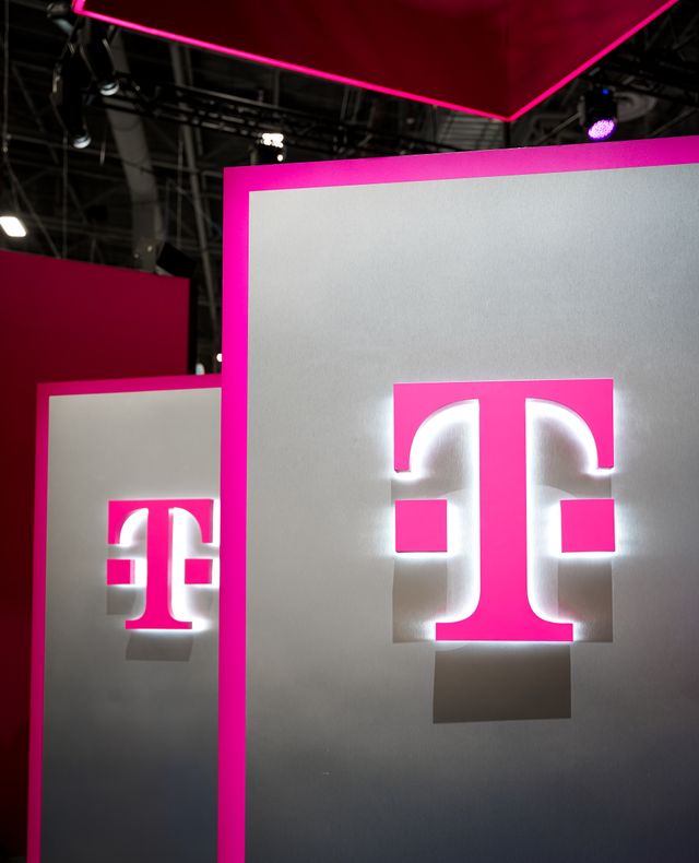 Featured photo from Take In This Dynamic T-Mobile Event At the Las Vegas Convention Center